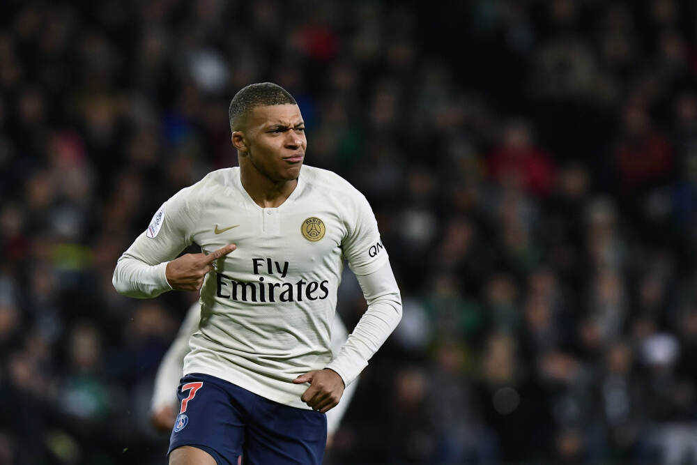 经纪人：关于莱万可能冬窗离队的所有传言完全错误，他未考虑离开